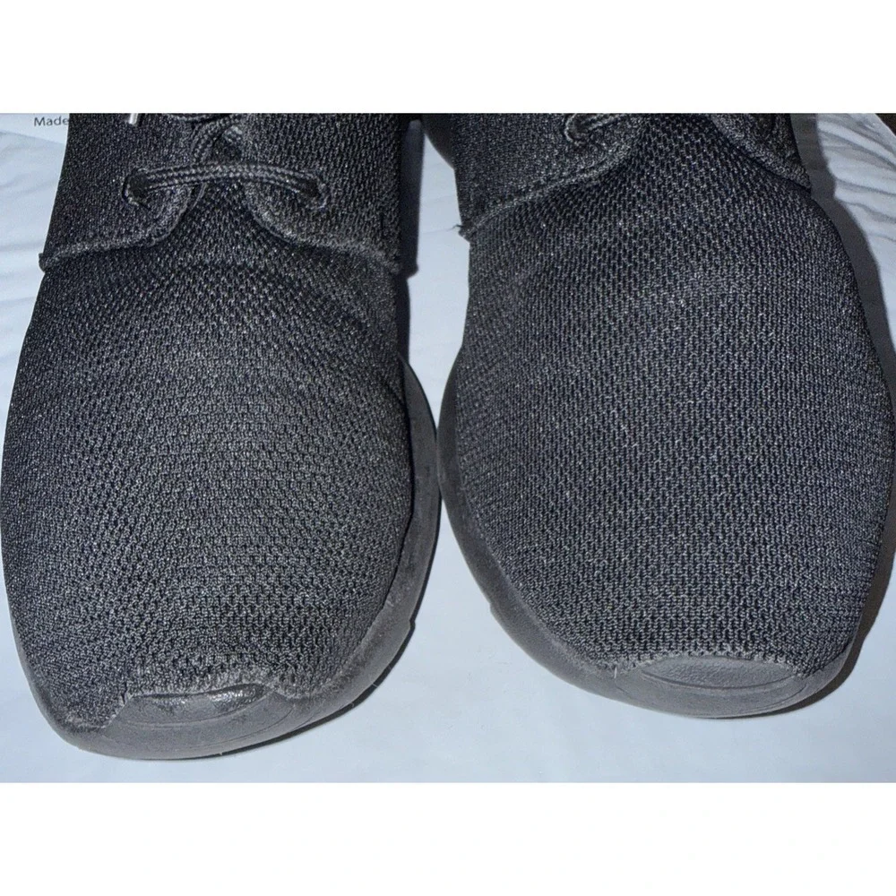 Gently used all black Nikes. US Size 9